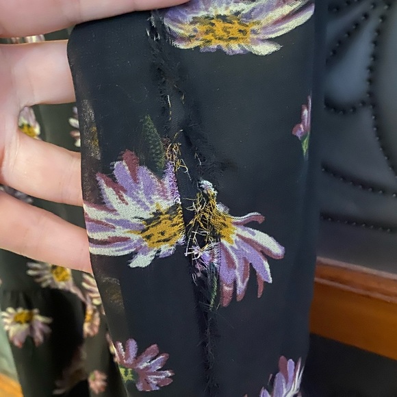 2/$10- O’Neill- Scoop Neck High Low NEEDS REPAIR - Picture 8 of 13